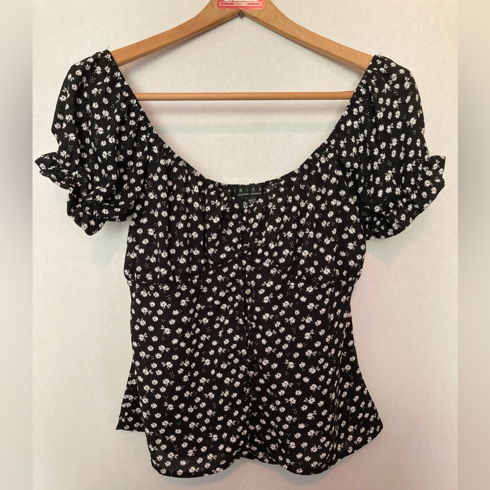 Trixxi 🟣​ GUC Size Medium Puff Sleeve Crop Blouse